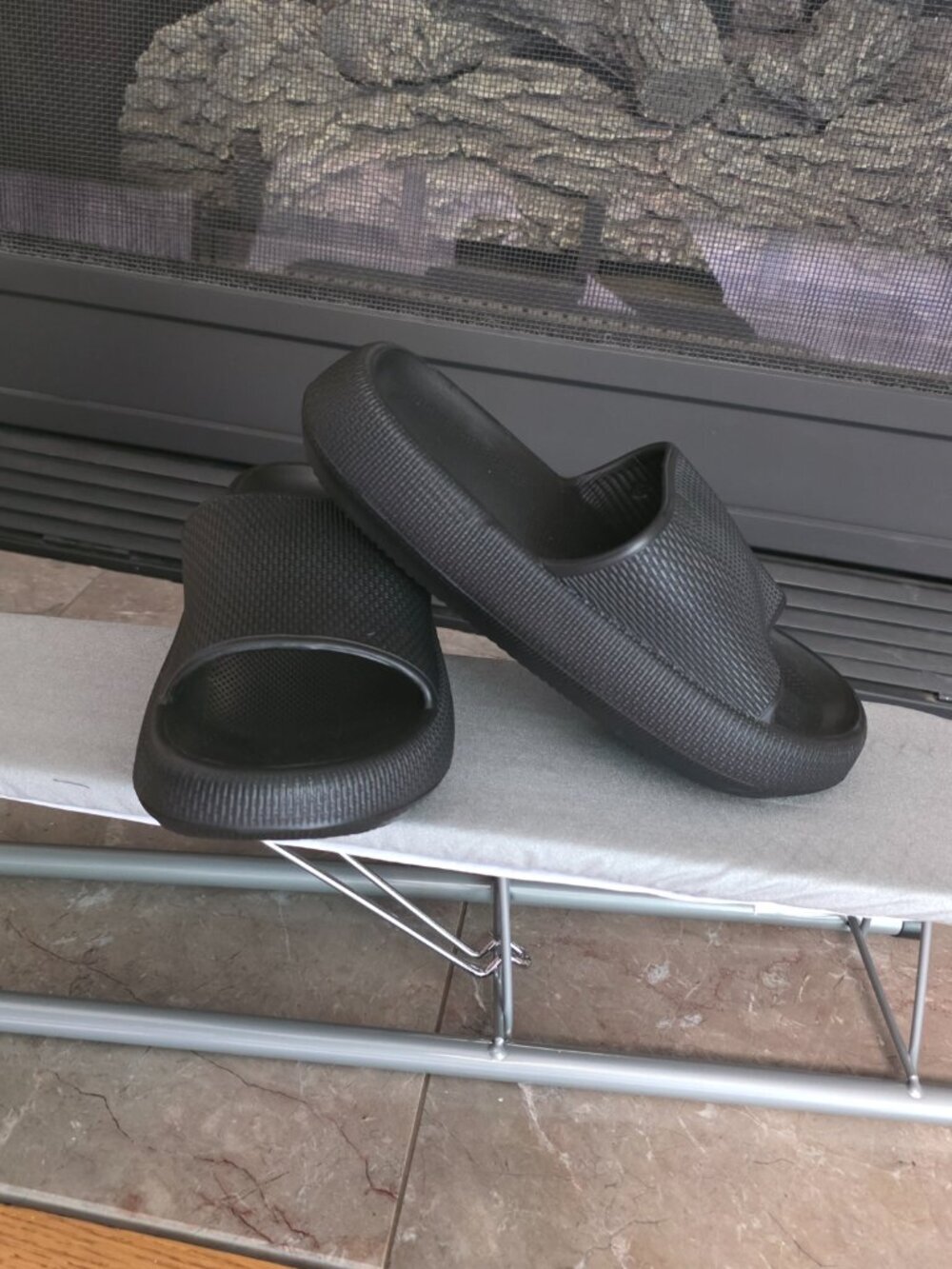 BRONAX Pillow Slippers Women’s Size 7 Black Ultra Cushion Slides Shower Sandals